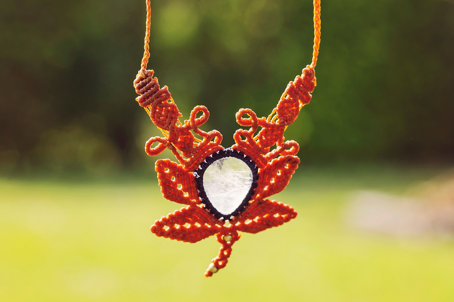 Best macrame necklace patterns and tutorials FEATURE IMAGE